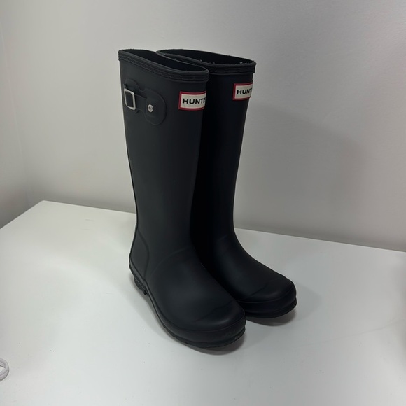 Hunter Other - Hunter Boots Size 1 Boy Or Size  2 Girl